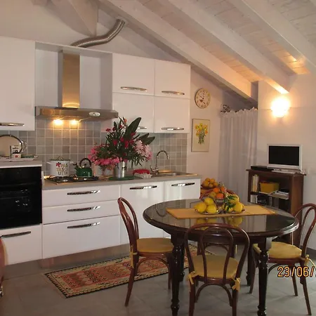 Mansarda Lina * קזארצה ליגורה