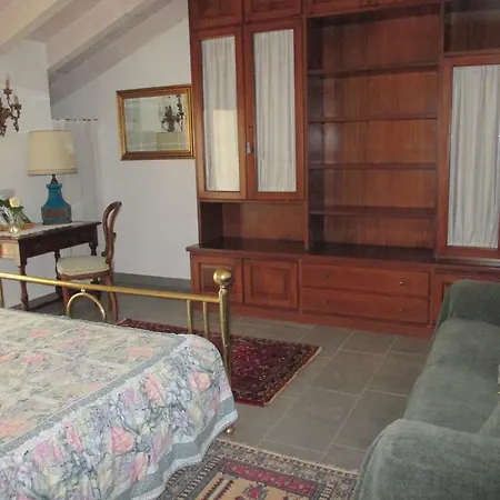 Mansarda Lina דירה