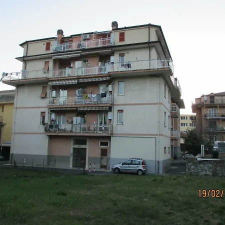 דירה Mansarda Lina